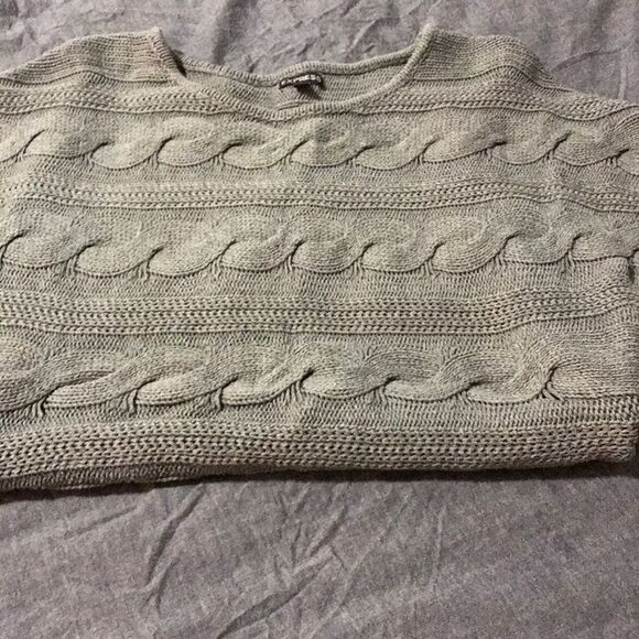 Woman’s shortsleeved express sweater - Picture 3 of 3